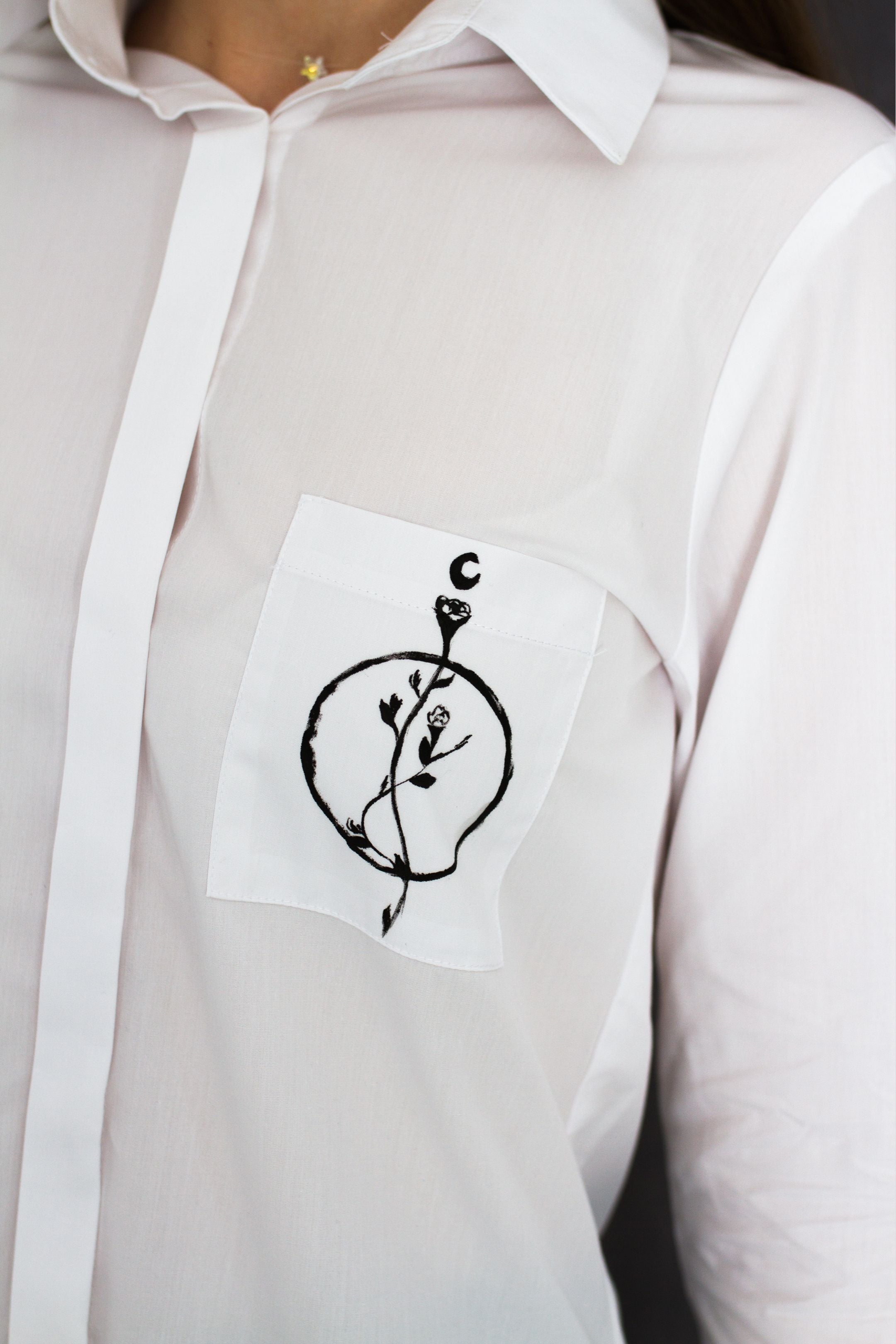 Cămașă Pictată Manual "Eleganța Feminină" din Bambus și Bumbac Organic